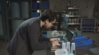 Могучие Рейнджеры  Звероморферы 06 серия. Ограбление ангара