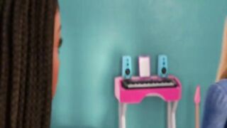 Барби друзья навсегда S1E02 Безумный первый день